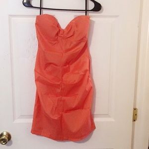 Strapless dress! Great for a summer wedding guest
